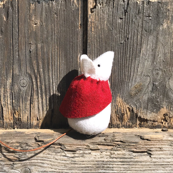 Kleine Maus mit rotem Umhang - Daisy
