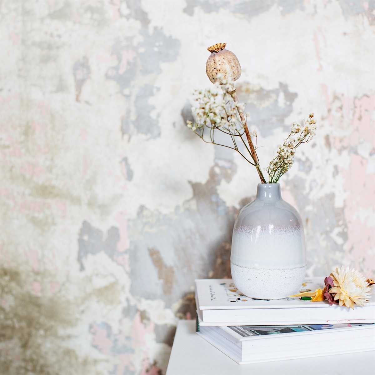 Vase in Grau mit Mojave-Glasur