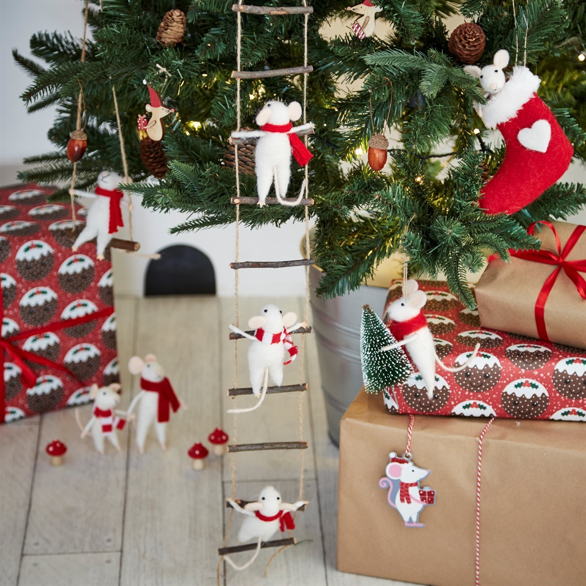 Maus mit Weihnachtsbaum Filzdekoration