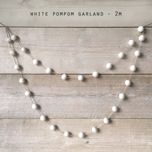 Pompom garland - White