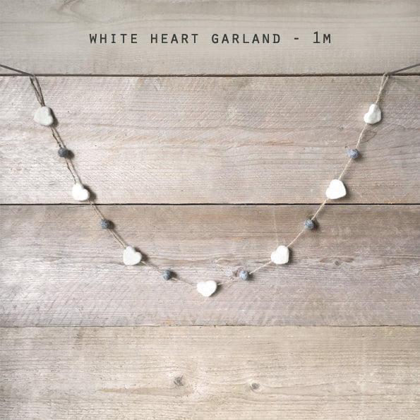 Felt garland - White hearts