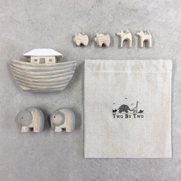 Noah's ark set & bag