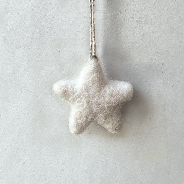 Small felt star - White